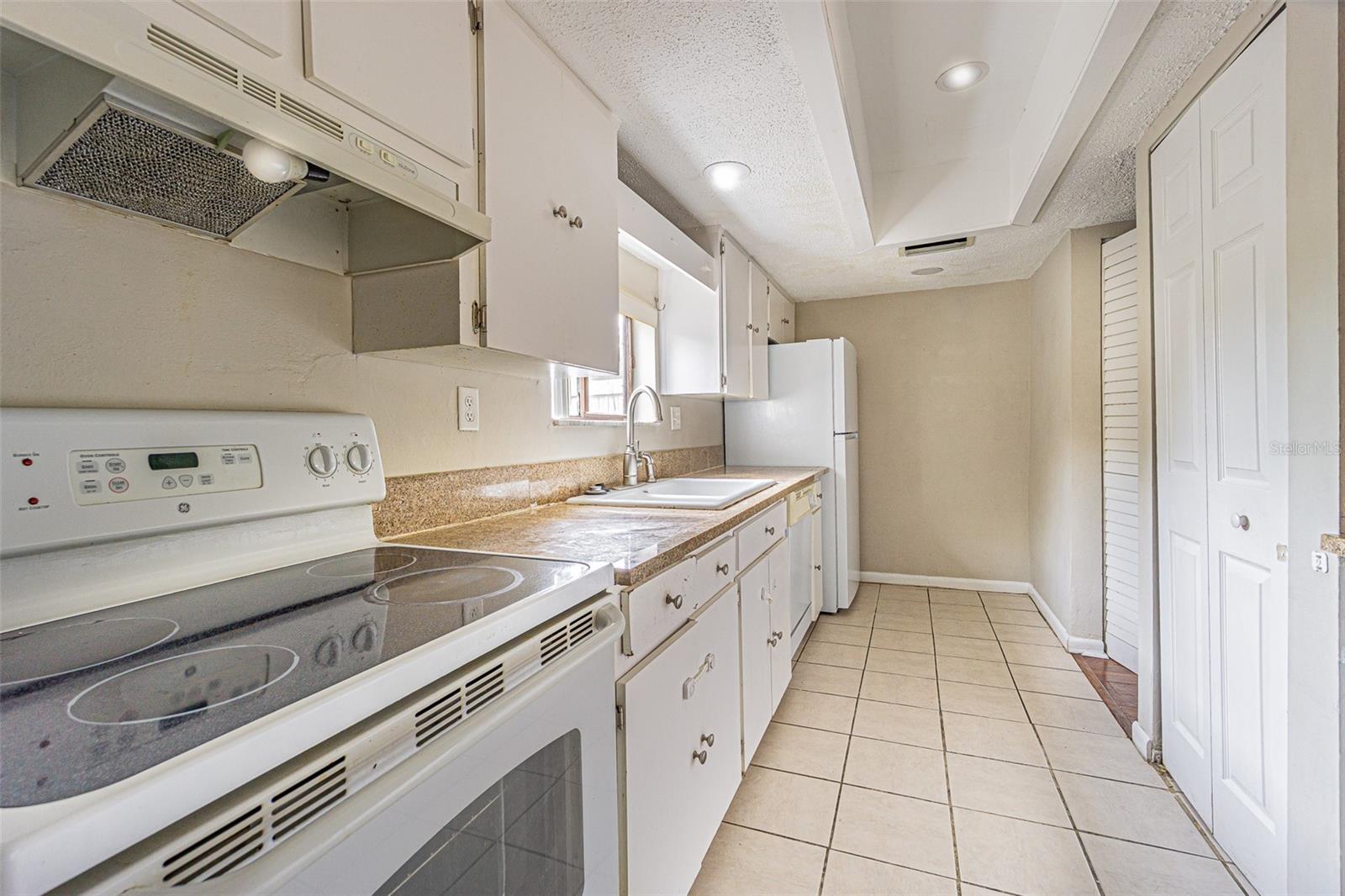 MEADOWOOD CONDO VILLAGE - Residential