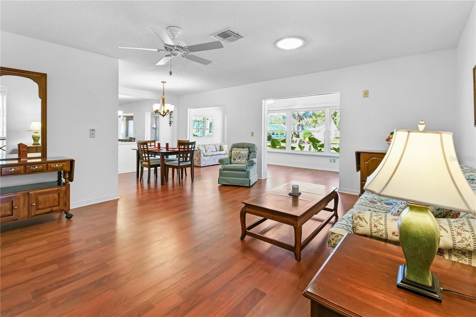 2346 GAINESBOROUGH LOOP 211