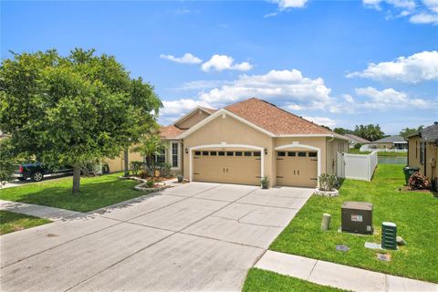 Photo of 31415 Bridgegate Drive, Wesley Chapel, FL 33545 (MLS # TB8518920)