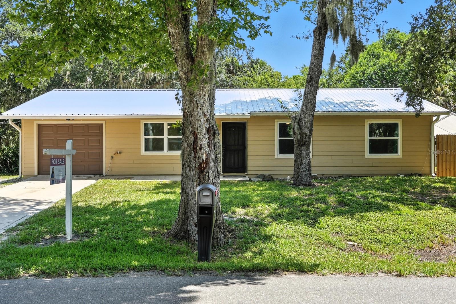 Welcome to this charming single-family home located on a desirable corner lot. This property features a spacious, fenced-in yard. Enjoy peace of mind with no HOA fees, allowing you the freedom to personalize your space. Located in a safe area that is not in a FLOOD ZONE, this home has never flooded, providing added security. With its prime location and attractive features, this home is ideal for those seeking comfort and convenience. New roof was installed 2022. Don't miss your chance to make it yours!