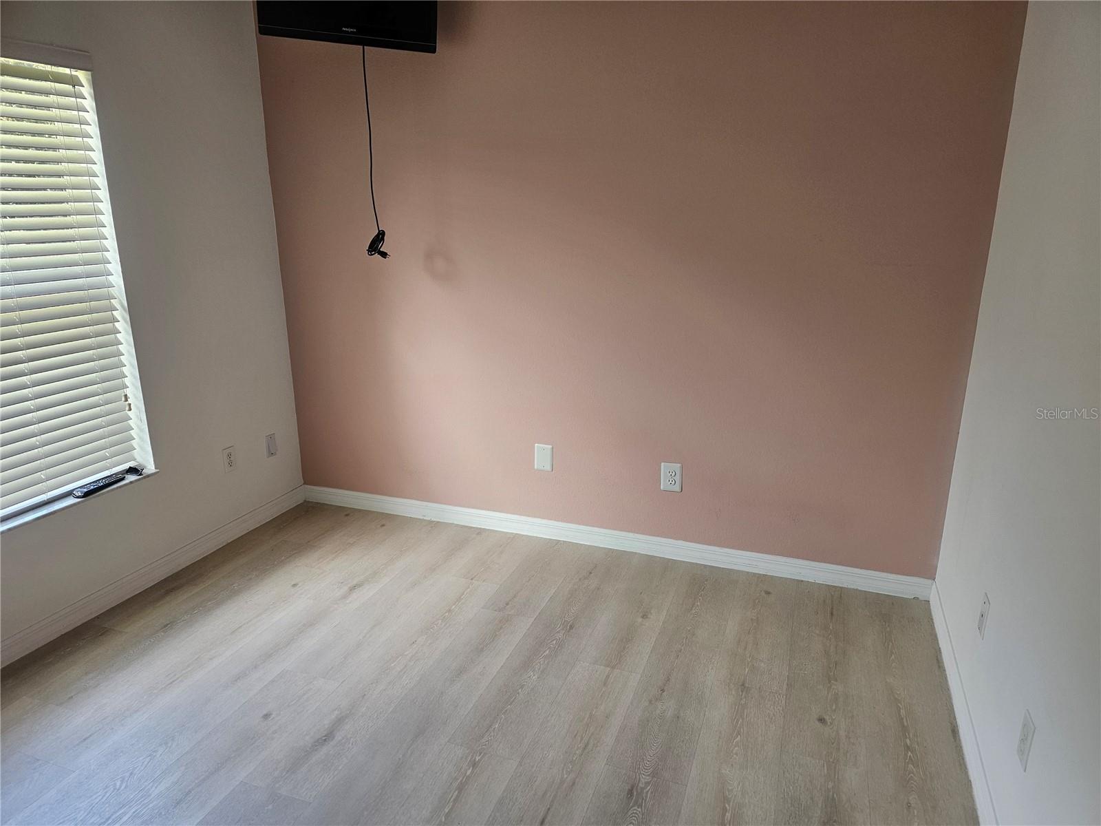 CRESTWOOD HEIGHTS - Residential Lease