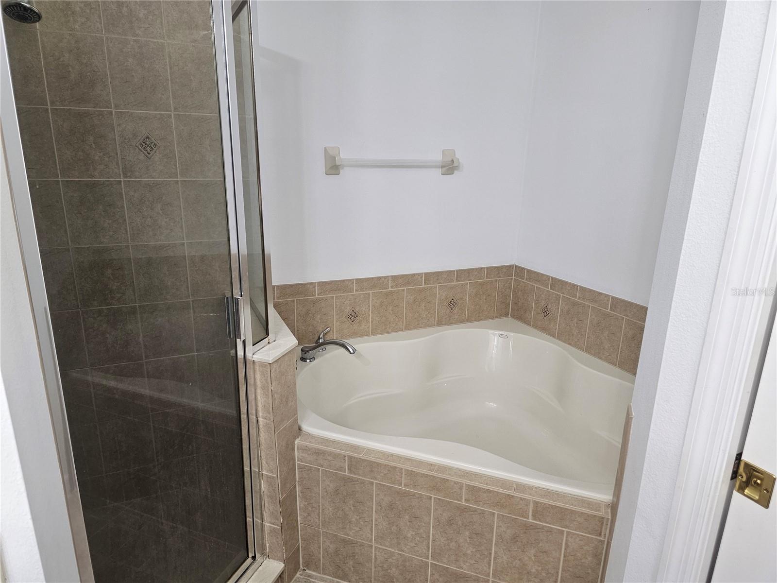 CRESTWOOD HEIGHTS - Residential Lease