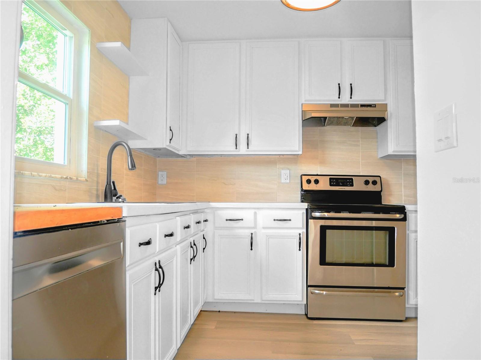 BAYSIDE MEADOWS-PHASE I - Residential Lease
