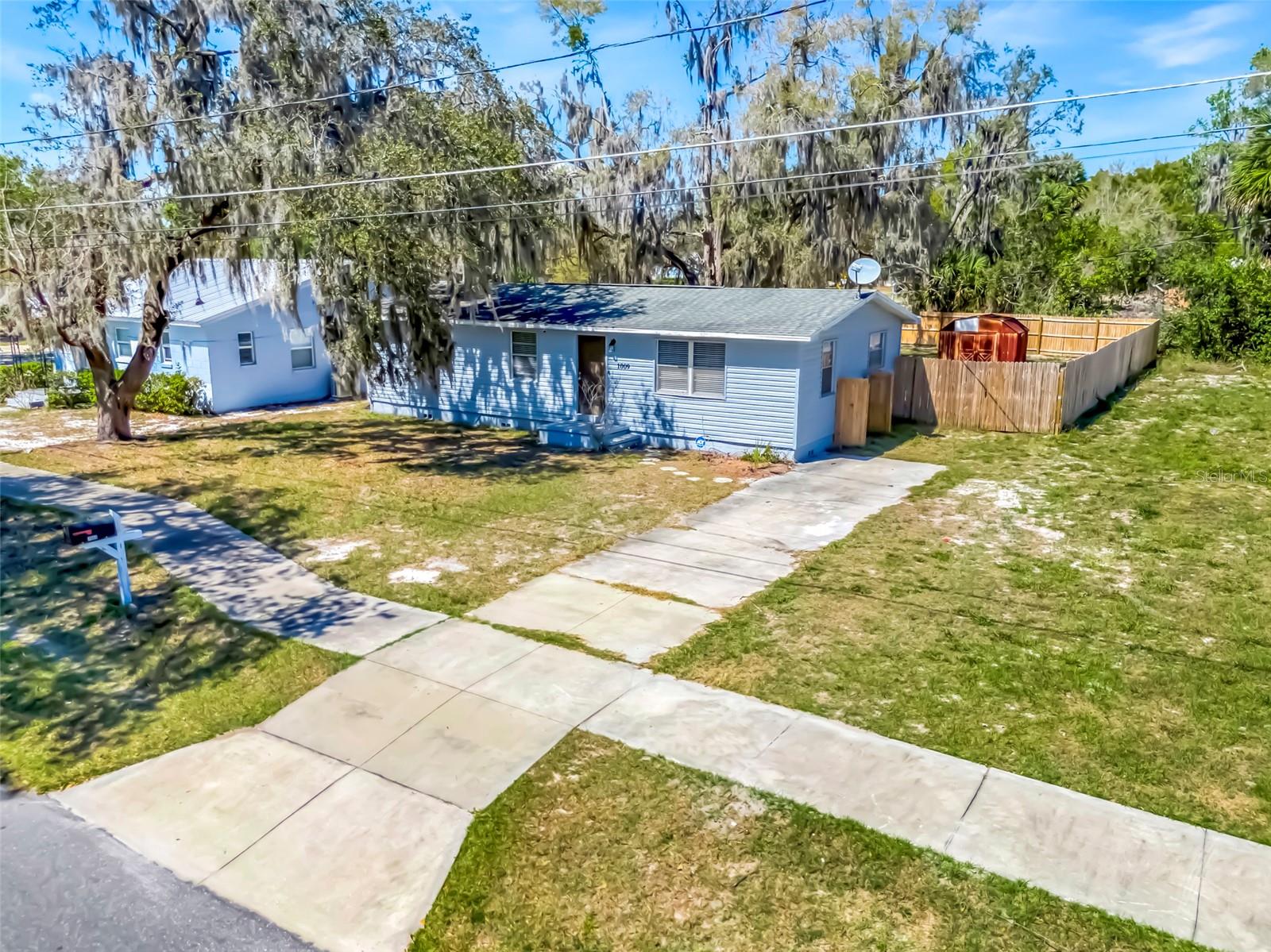 1009 E HAZZARD AVENUE