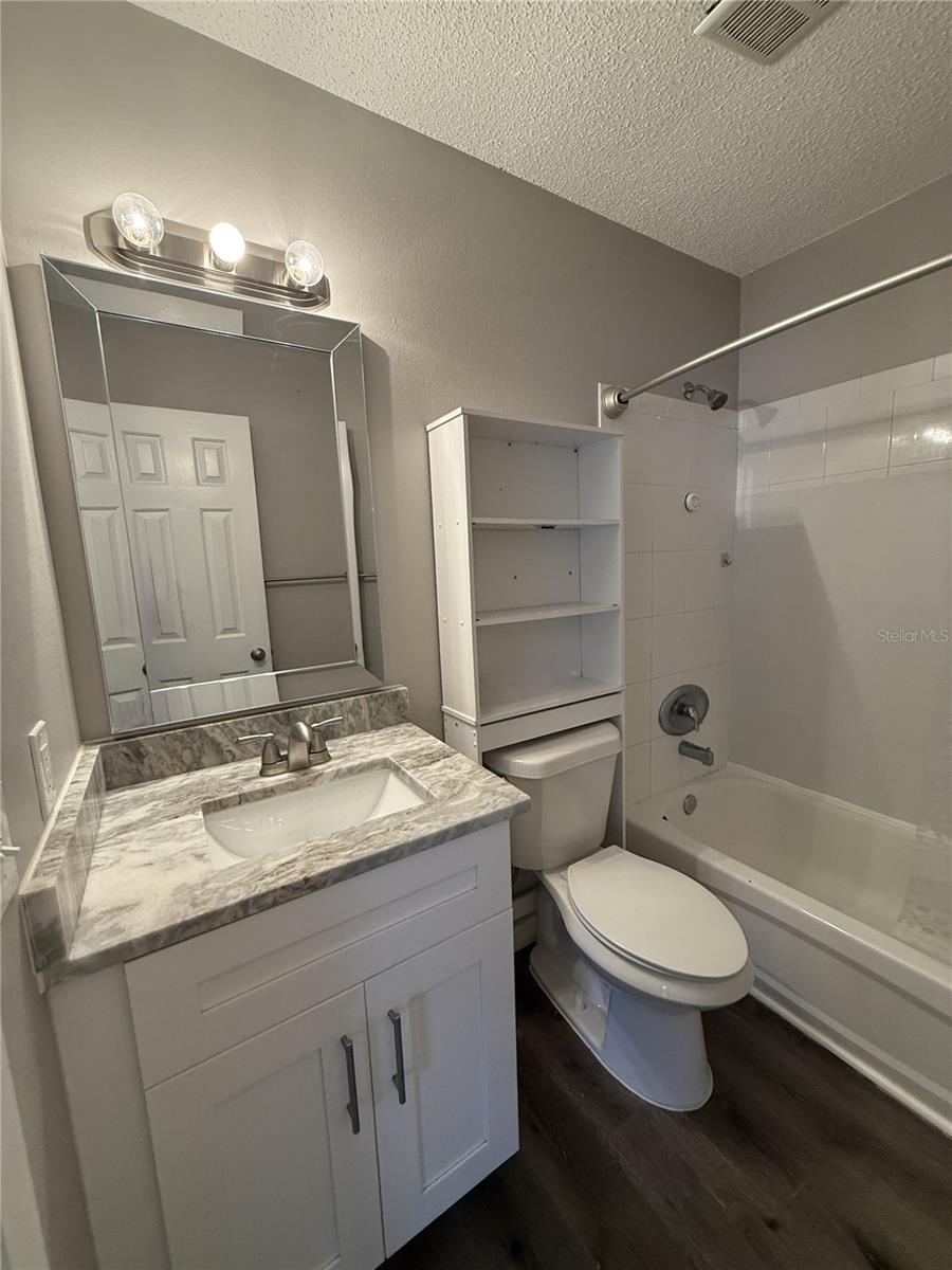 VENICE GARDENS - Residential Lease