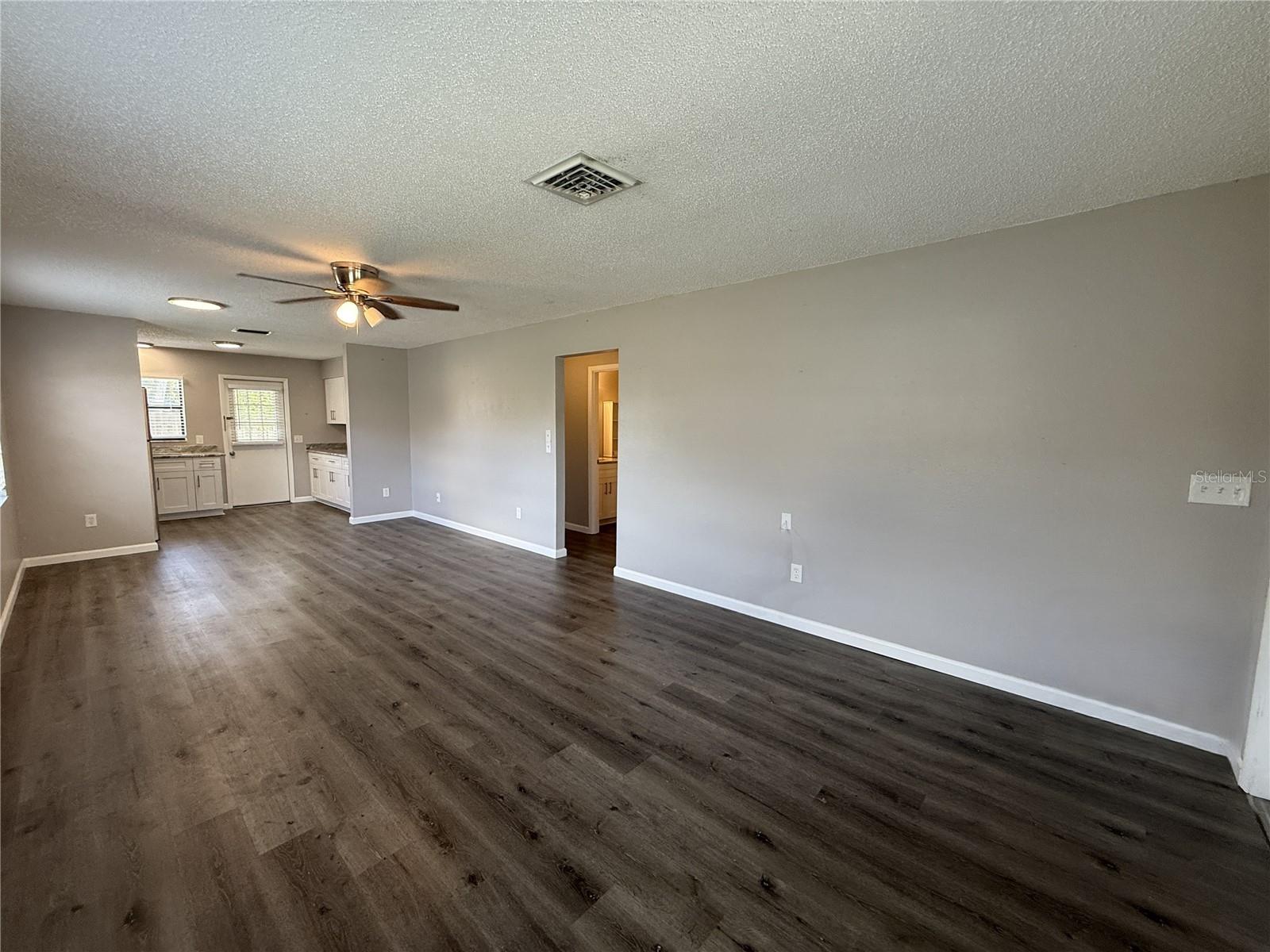 VENICE GARDENS - Residential Lease