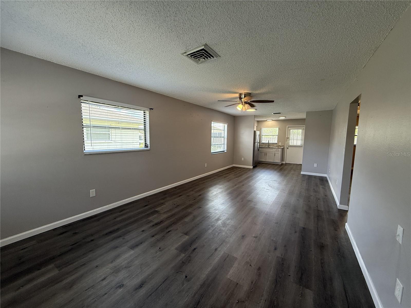 VENICE GARDENS - Residential Lease