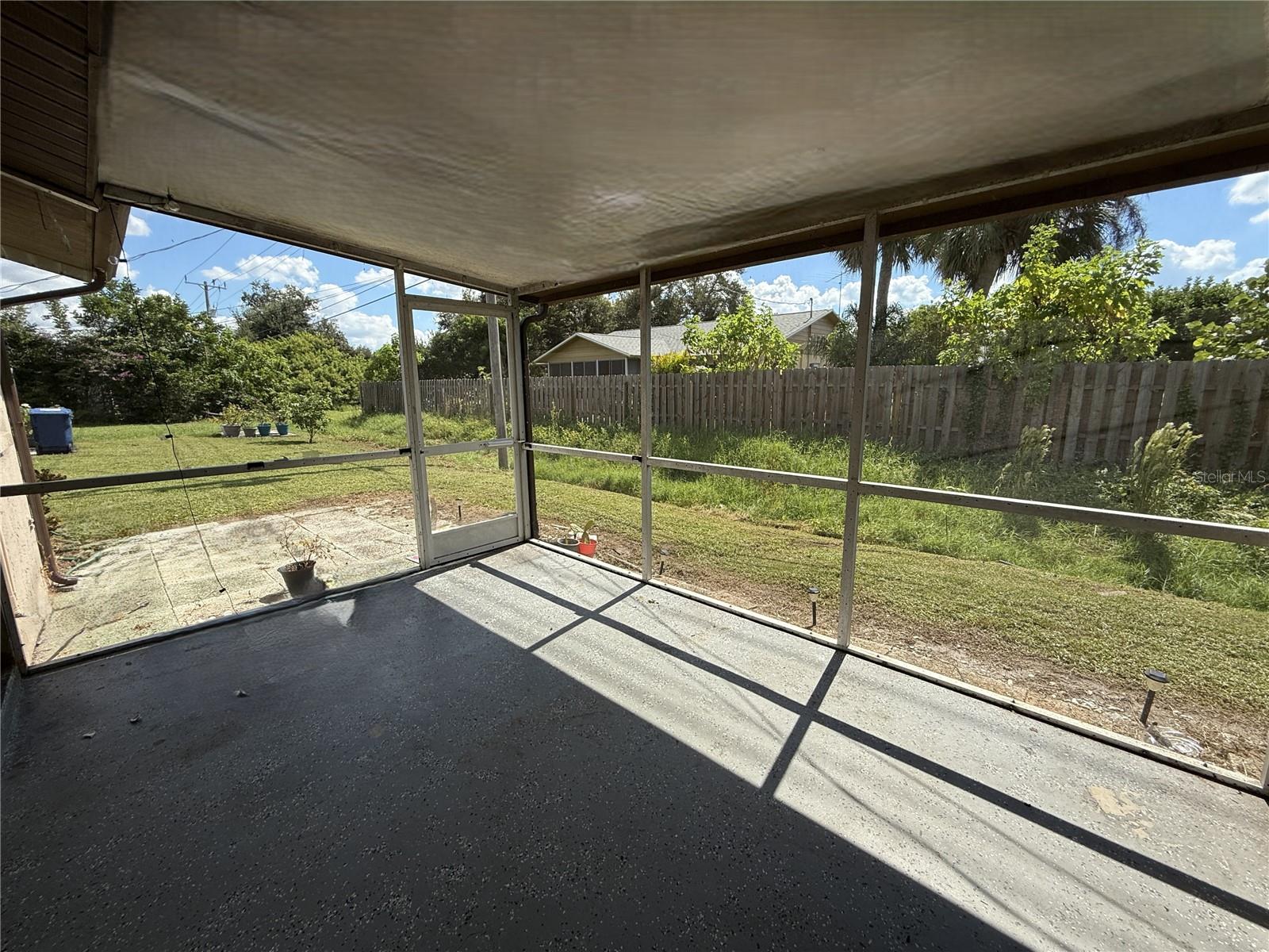 VENICE GARDENS - Residential Lease