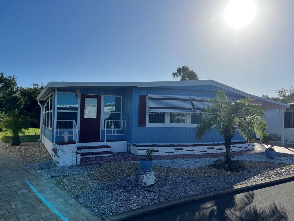 Photo of 826 Jolanda Circle, Venice, FL 34285 (MLS # N6140869)