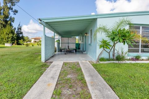 A home in PORT CHARLOTTE