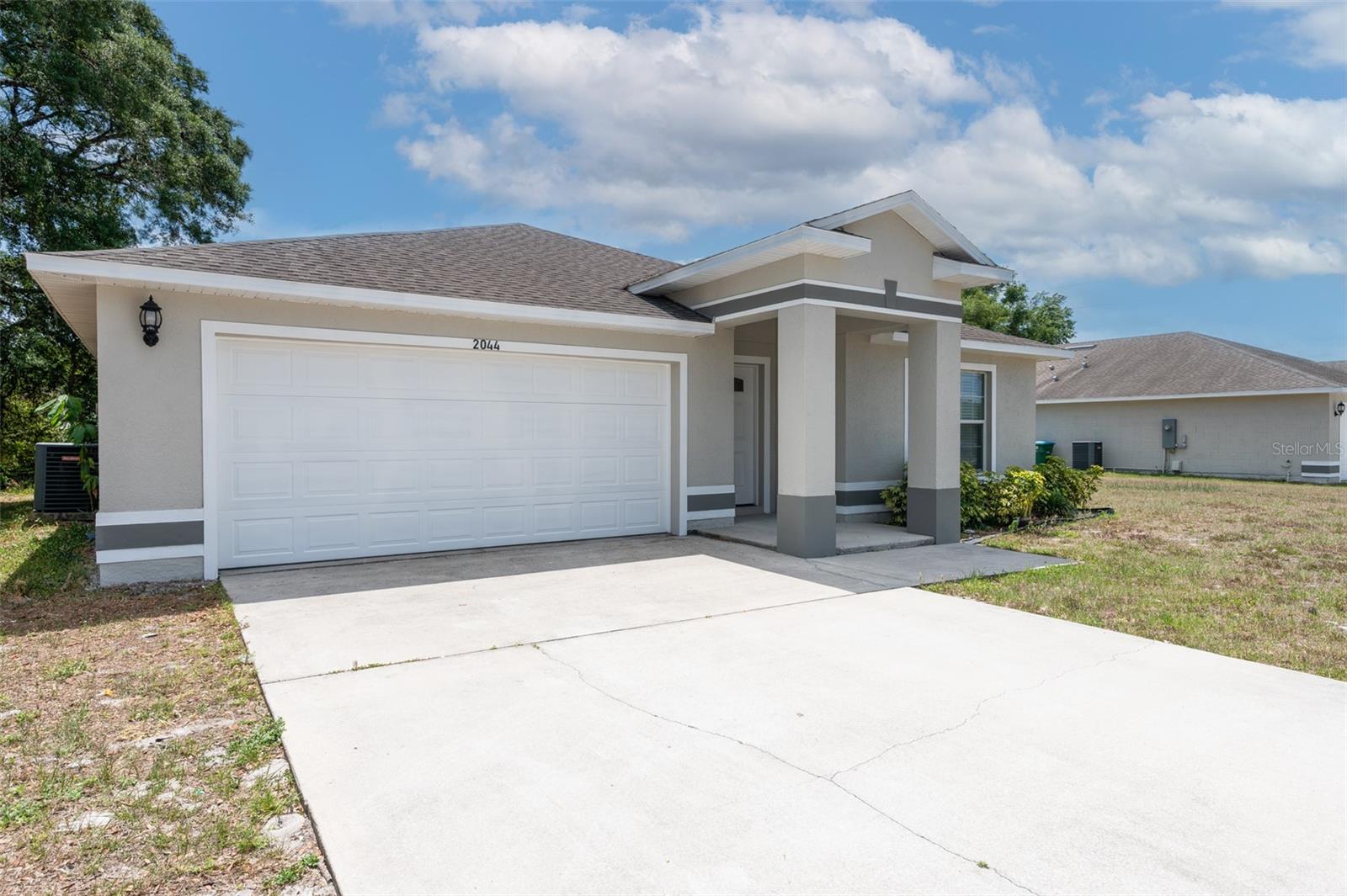 2044 HILLVIEW CIRCLE