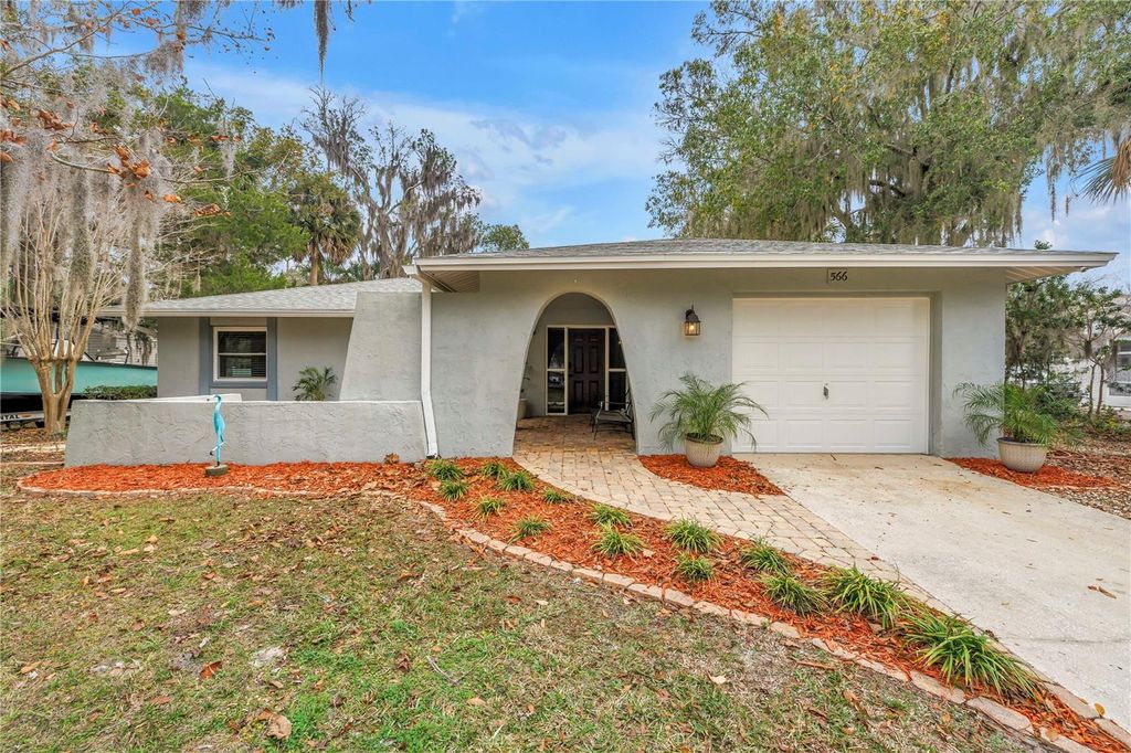 Photo of 566 NW Magnolia Circle, Crystal River, FL 34428 (MLS # TB8460432)