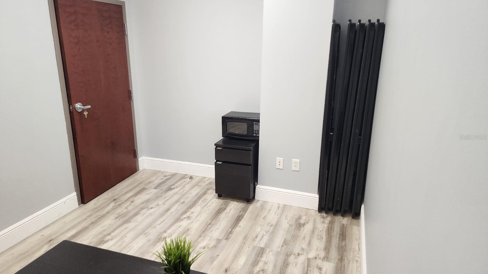 OFFICES AT VERANDA PK BLDG 7000 CONDO - Commercial Lease