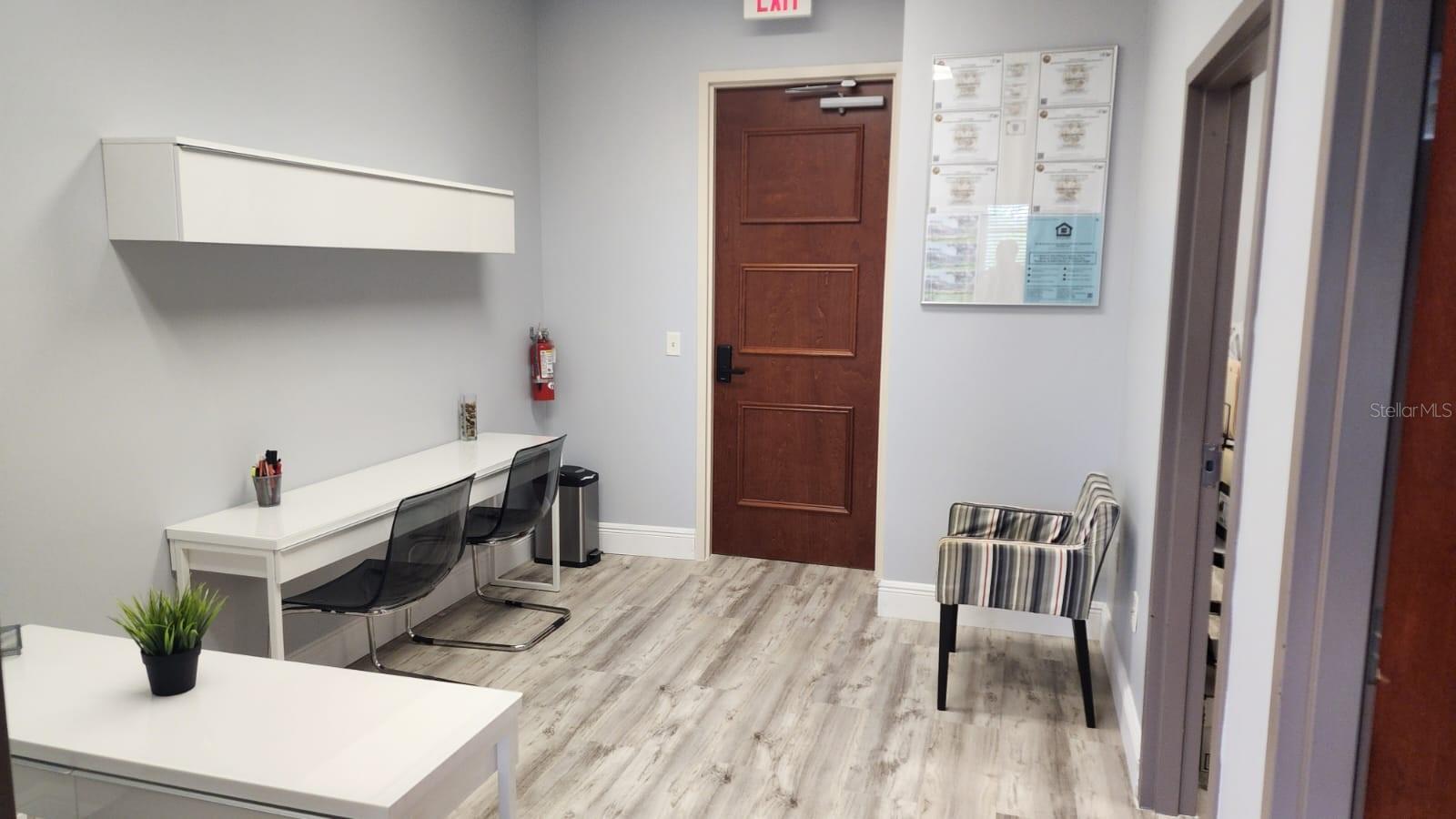 OFFICES AT VERANDA PK BLDG 7000 CONDO - Commercial Lease