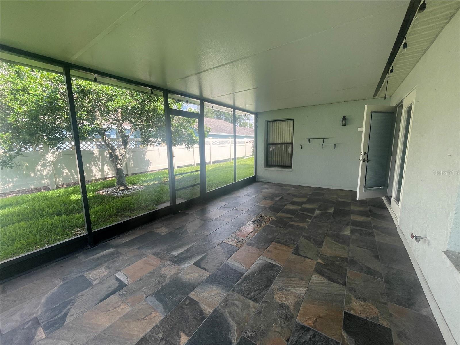 VILLAS ON THE GREEN A CONDOMIN - Residential
