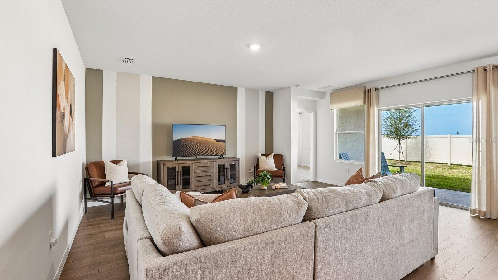 Casas a venda 3 - Jen Dantas 13224 BALSAM CONE DRIVE