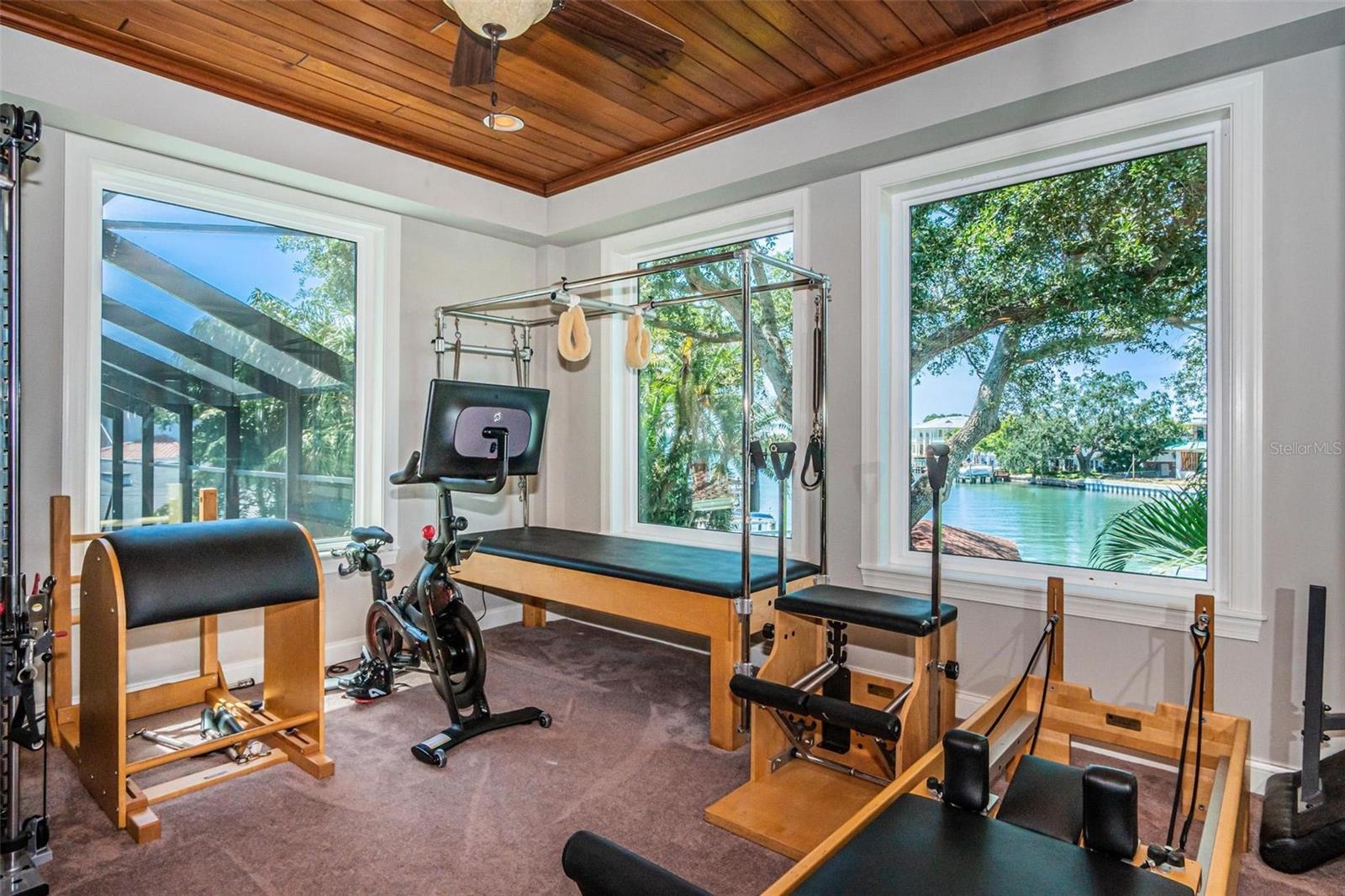 SUNSET PARK ISLES UNIT 3 - Residential