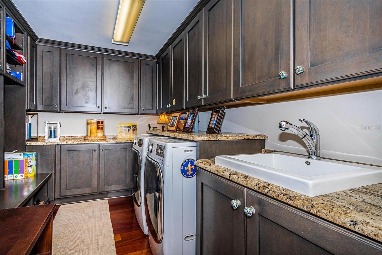 SUNSET PARK ISLES UNIT 3 - Residential