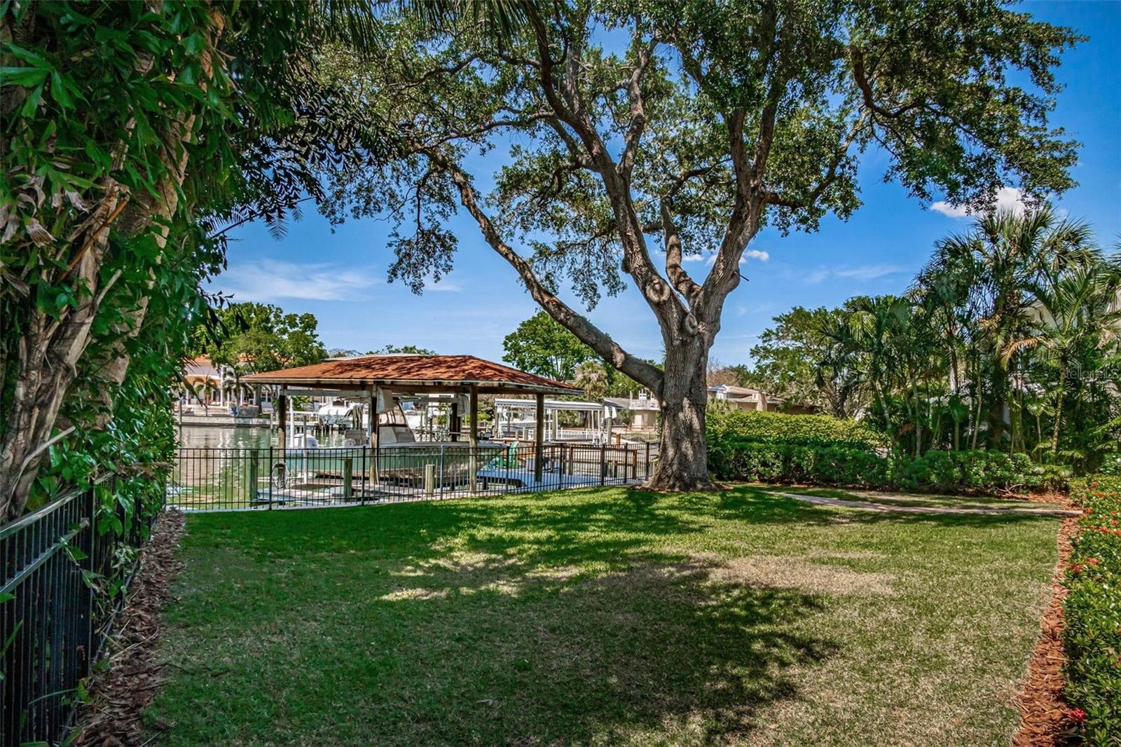 SUNSET PARK ISLES UNIT 3 - Residential