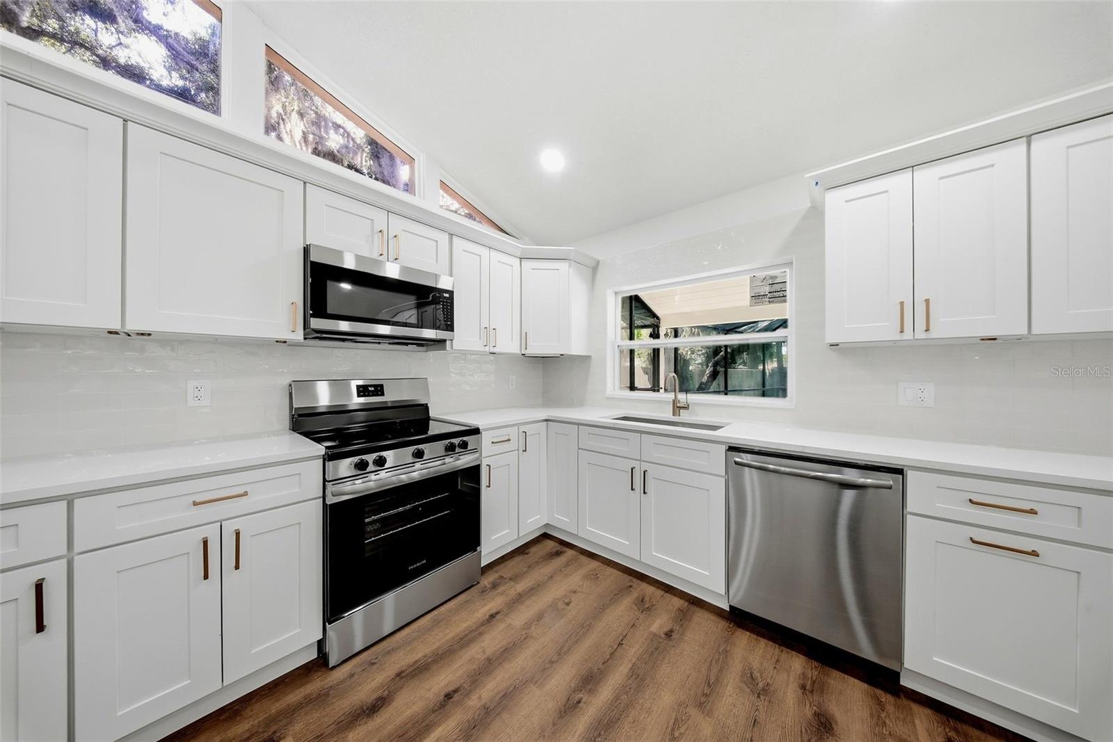 BUCKHORN SPGS MANOR - Residential