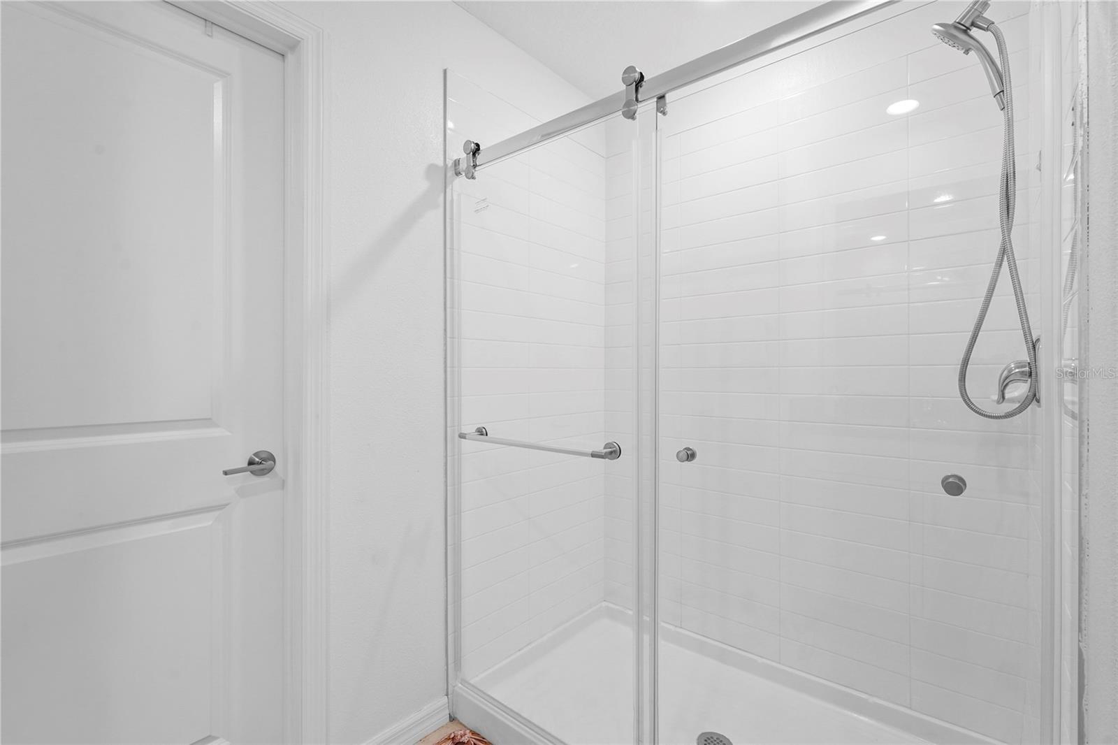 PRAVELA - Residential