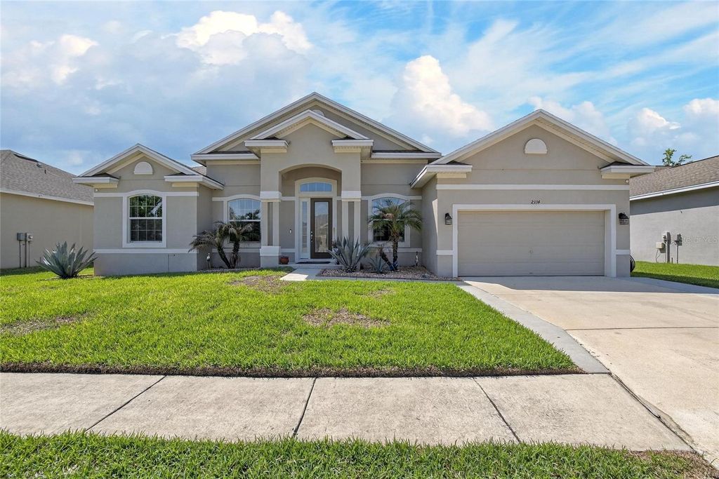 Photo of 2334 Creeks Crossing Drive, Lakeland, FL 33810 (MLS # TB8488929)