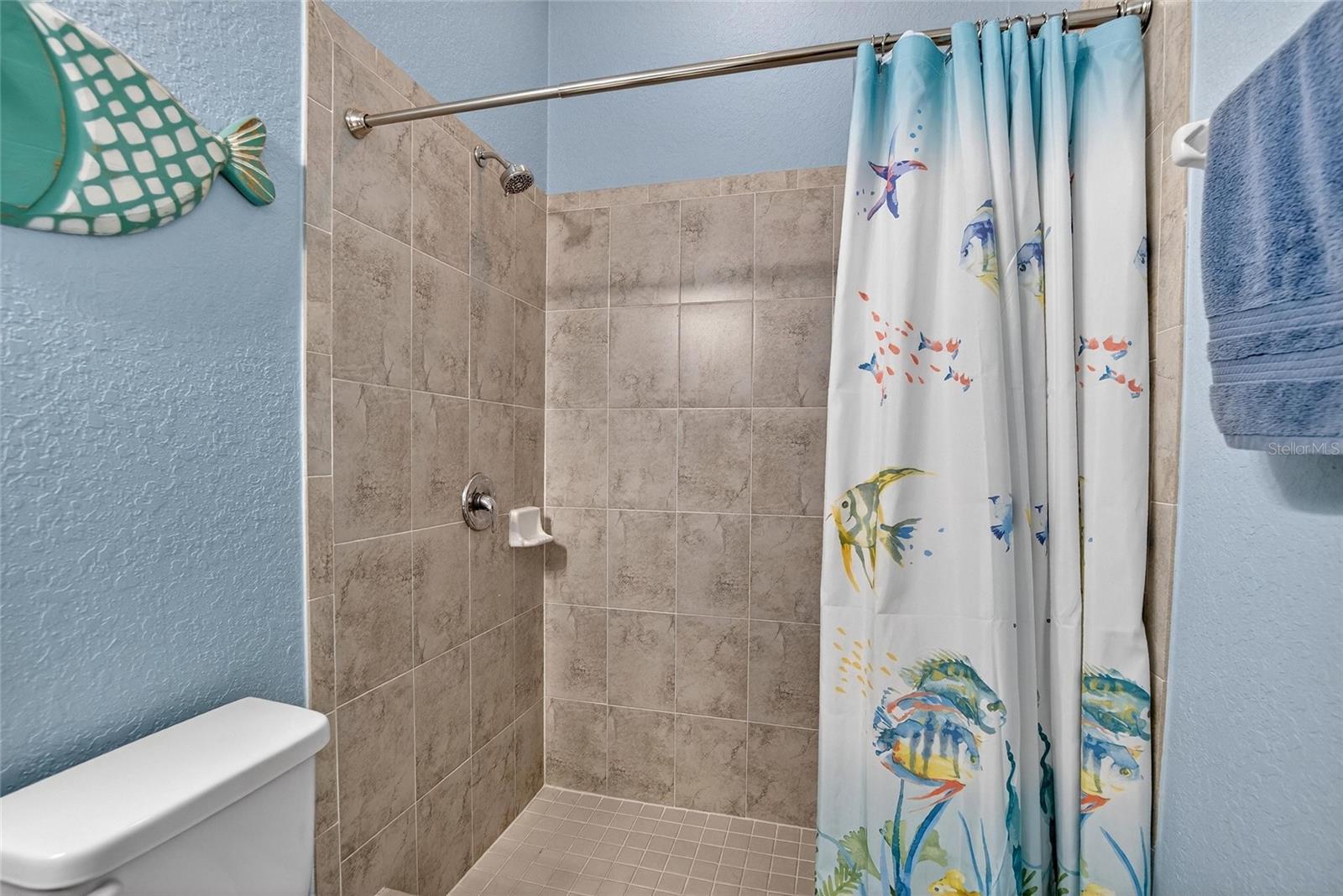 CREEKS XING - Residential