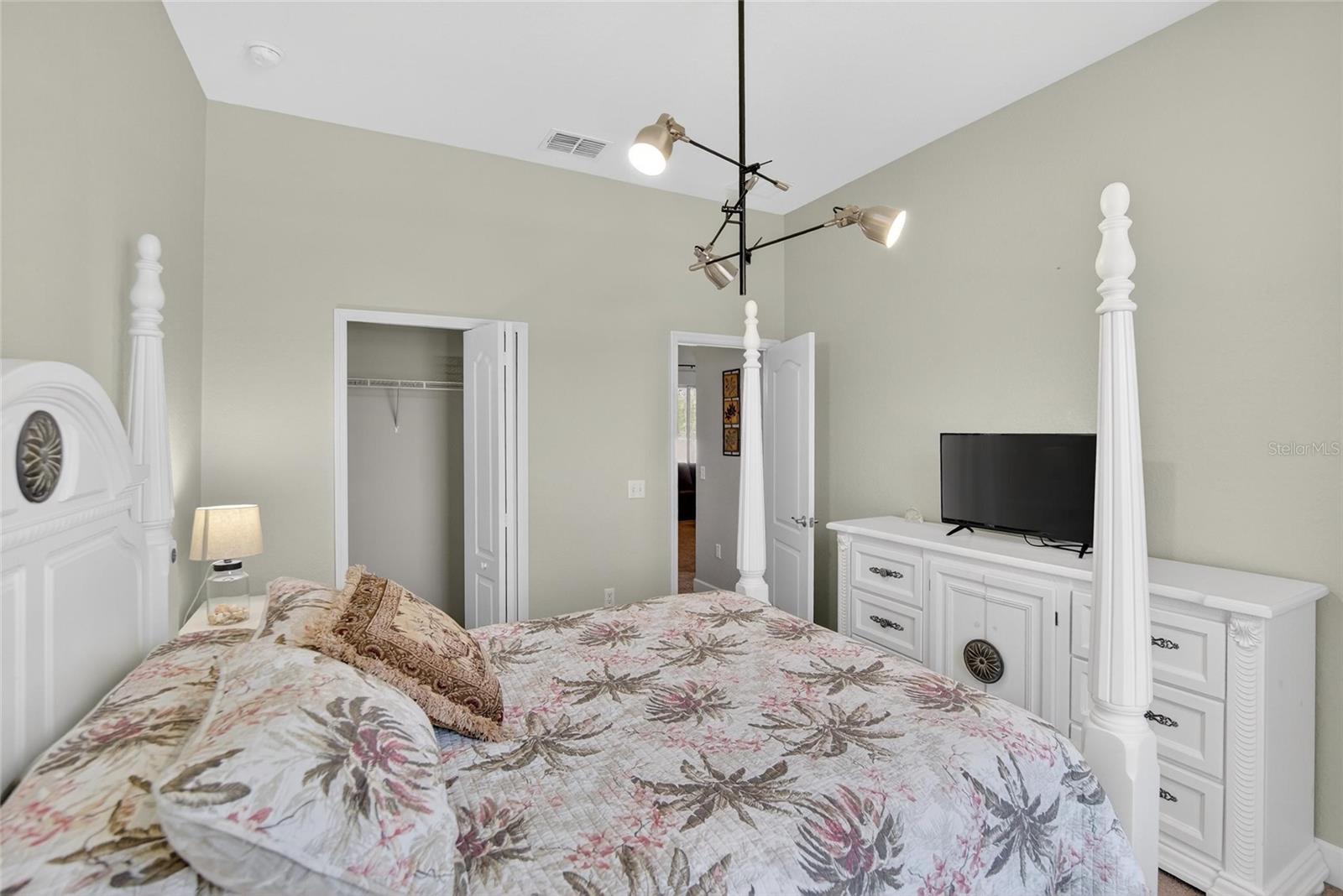 CREEKS XING - Residential