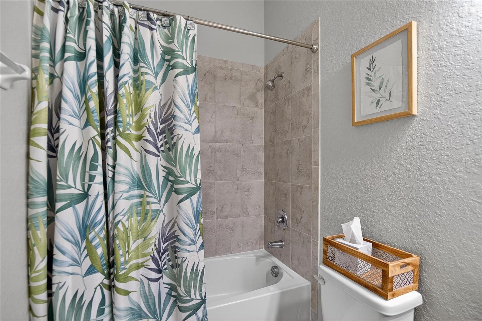 CREEKS XING - Residential