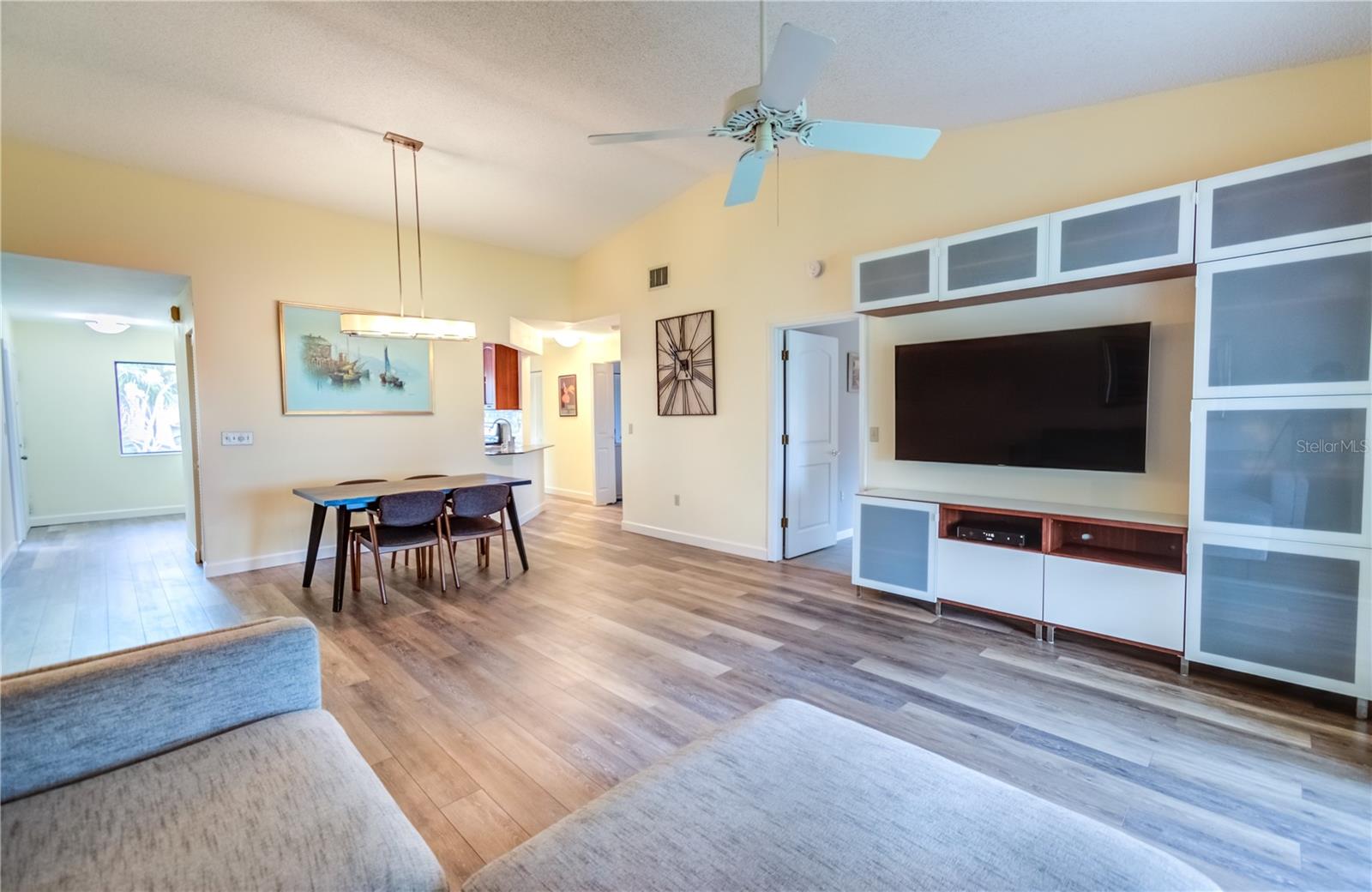 INLETS CARRIAGE HOMES - Residential Lease