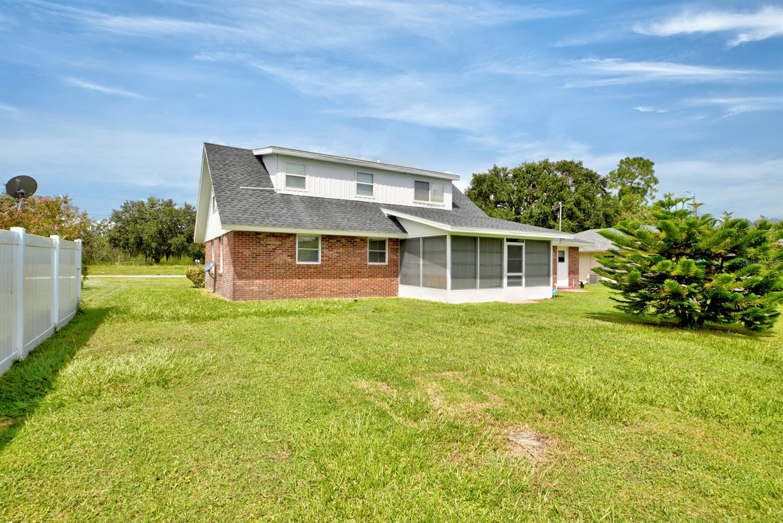 COUNTRY CLUB LAKE ESTATES - Residential
