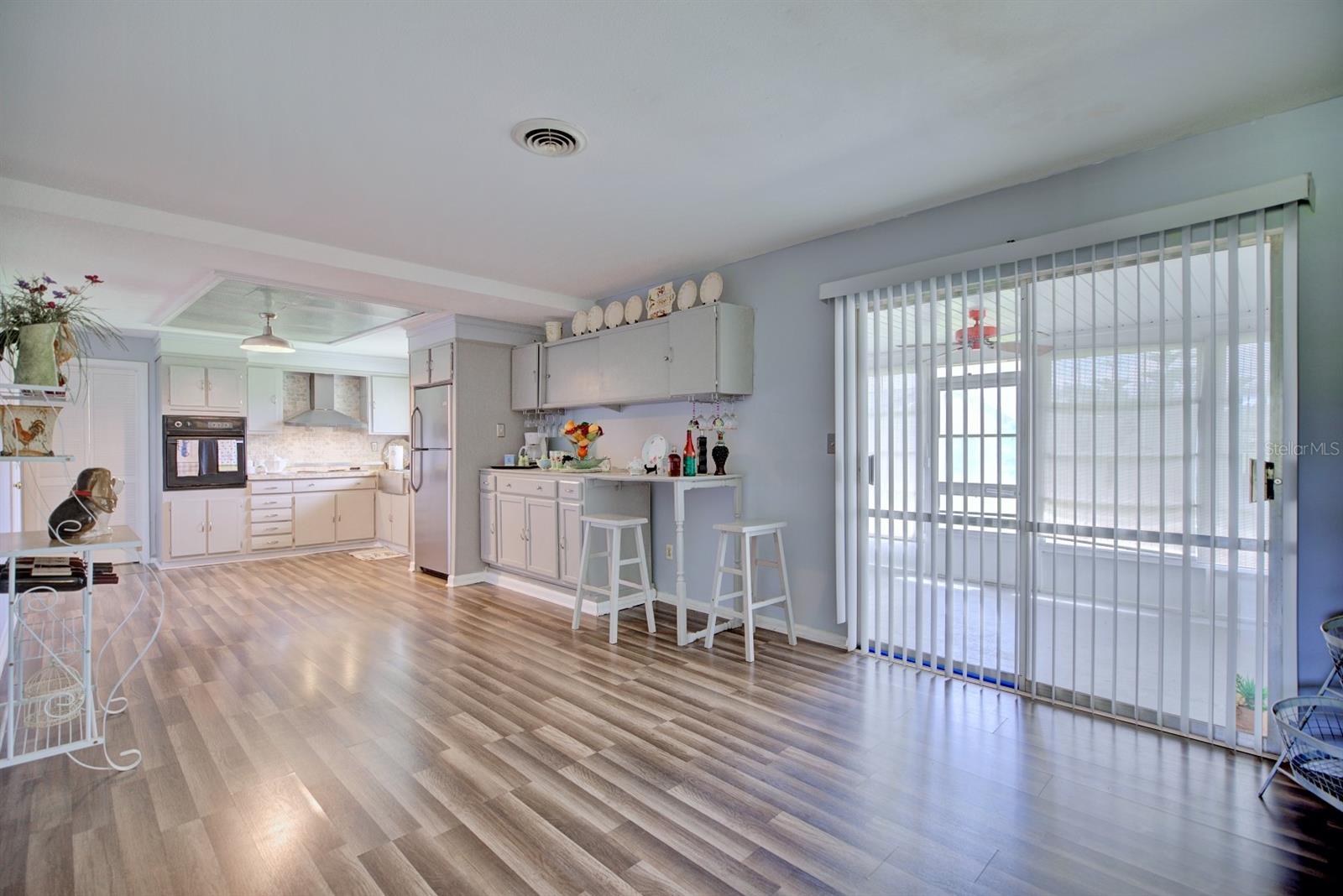 COUNTRY CLUB LAKE ESTATES - Residential