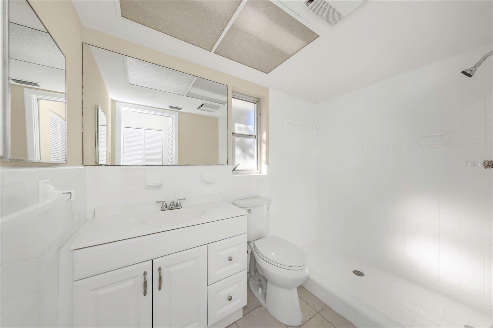 LAKESIDE TERRACE SUB - Residential