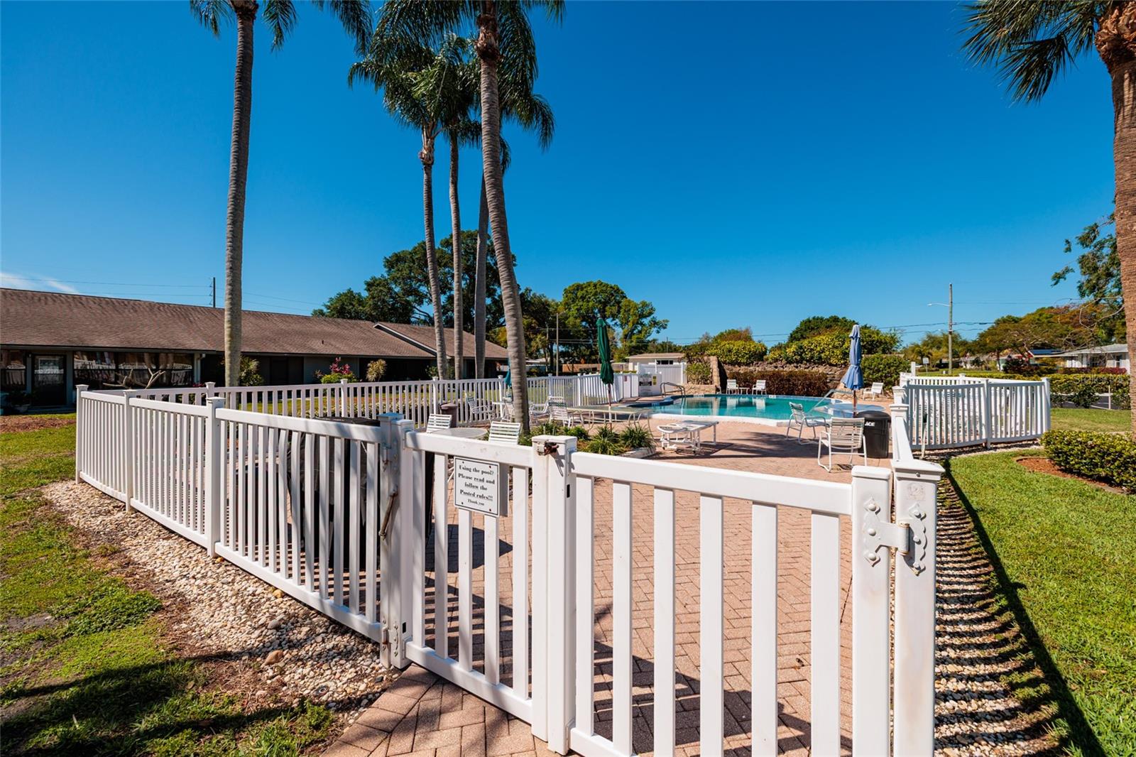 HARSHAW LAKE PARK CONDO - Residential