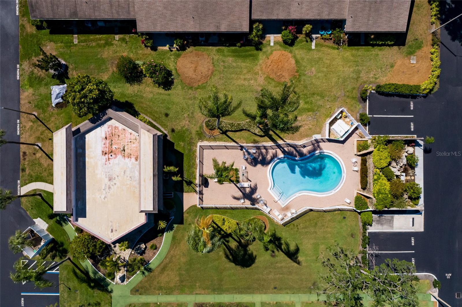 HARSHAW LAKE PARK CONDO - Residential