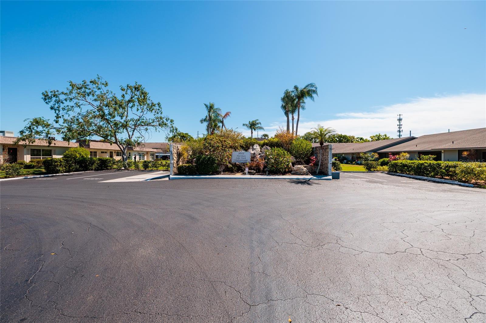 HARSHAW LAKE PARK CONDO - Residential