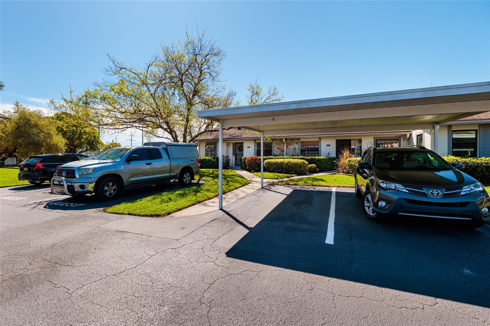 HARSHAW LAKE PARK CONDO - Residential