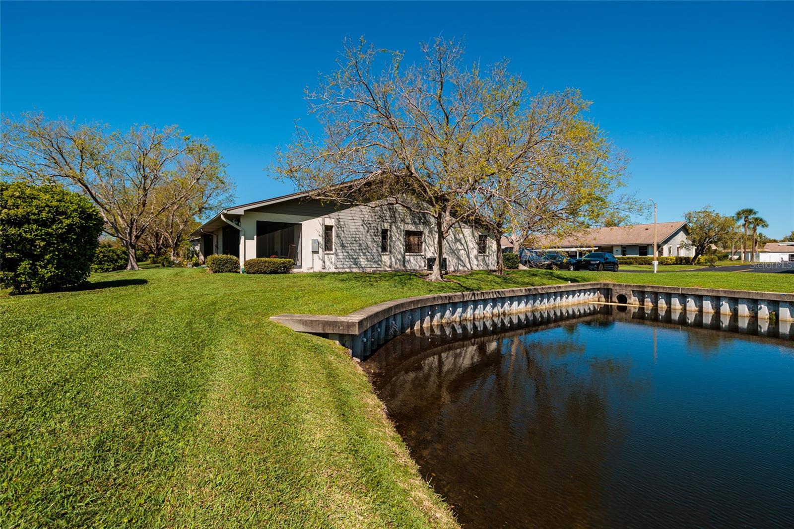 HARSHAW LAKE PARK CONDO - Residential