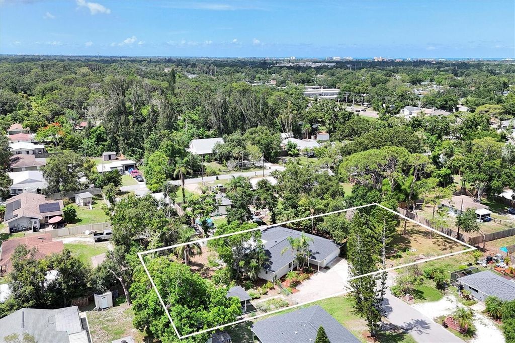 Photo of 2866 E Rainbow Circle, Sarasota, FL 34231 (MLS # A4655606)