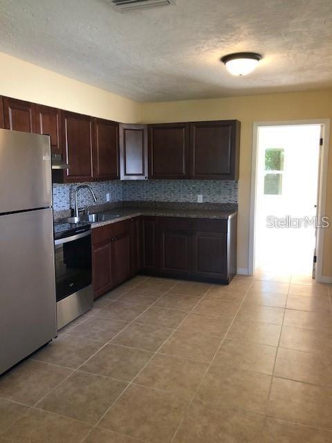 COLLEGE HEIGHTS - Residential Lease