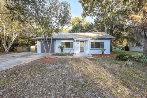 Photo of 215 N Salisbury Avenue, Deland, FL 32720 (MLS # O6360342)