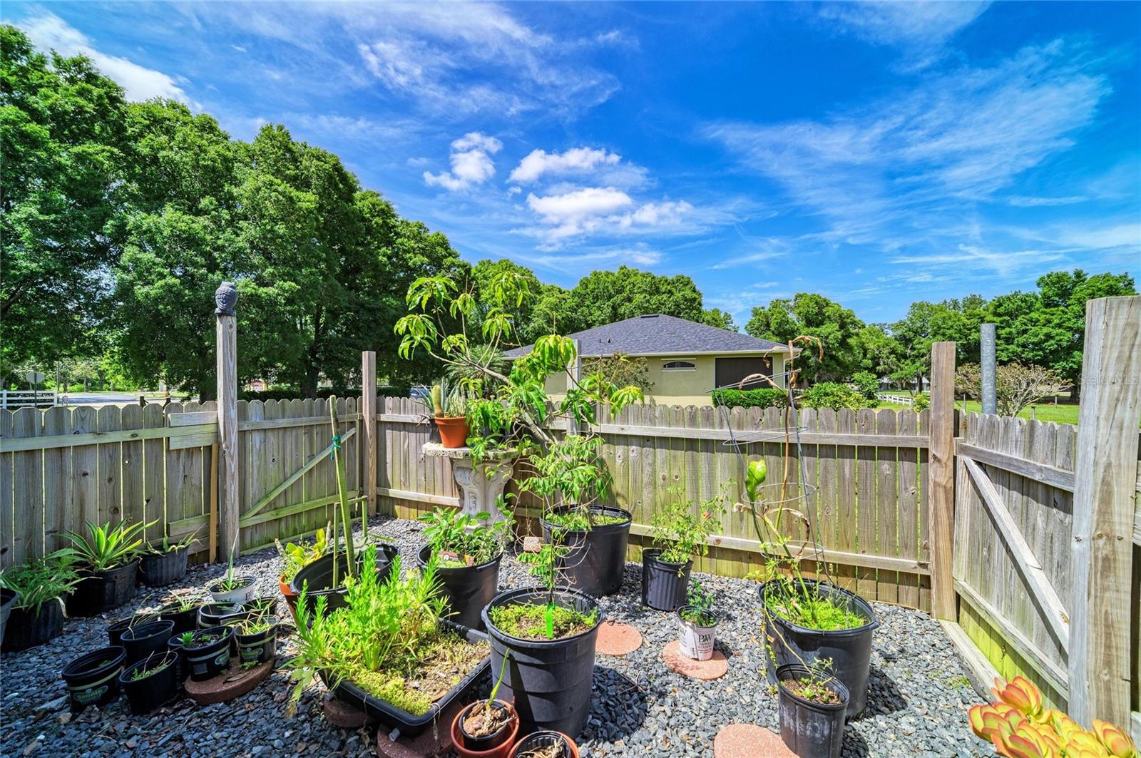 PLEASANT PLACES - Residential