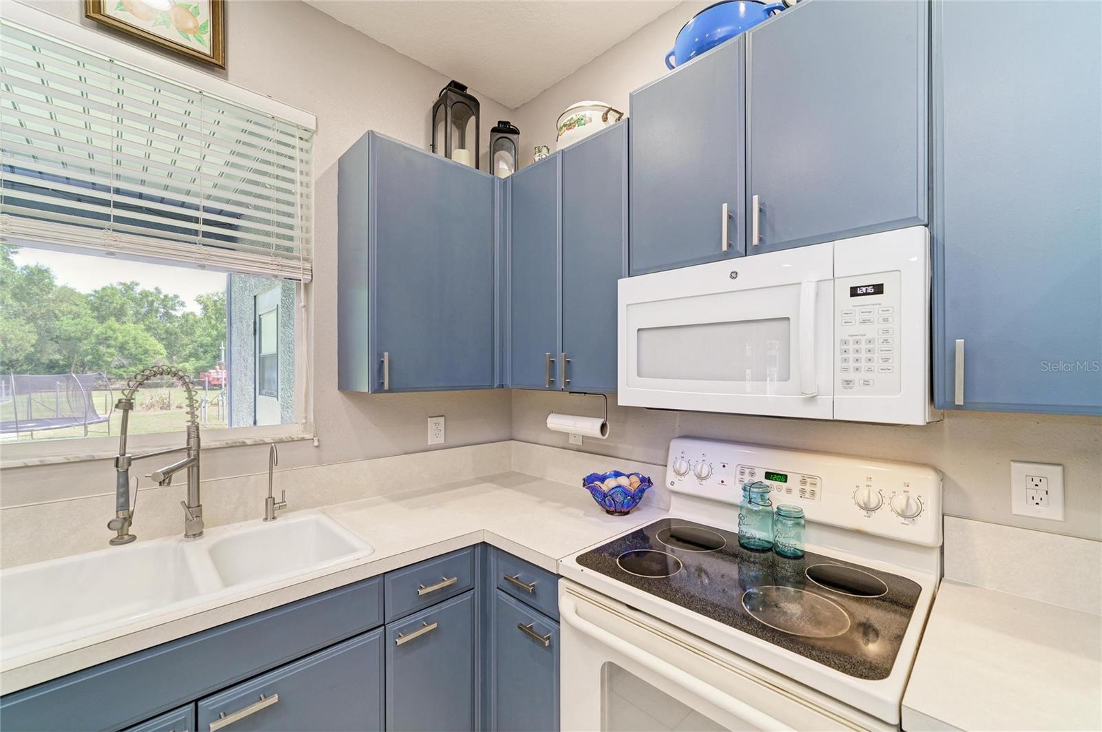 PLEASANT PLACES - Residential