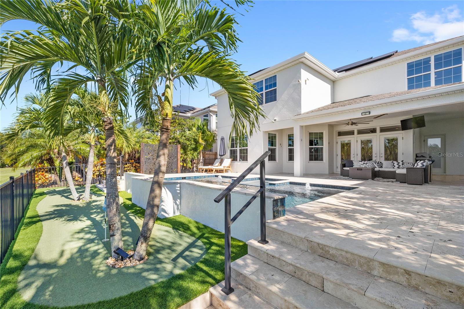8764 LOOKOUT POINTE DRIVE