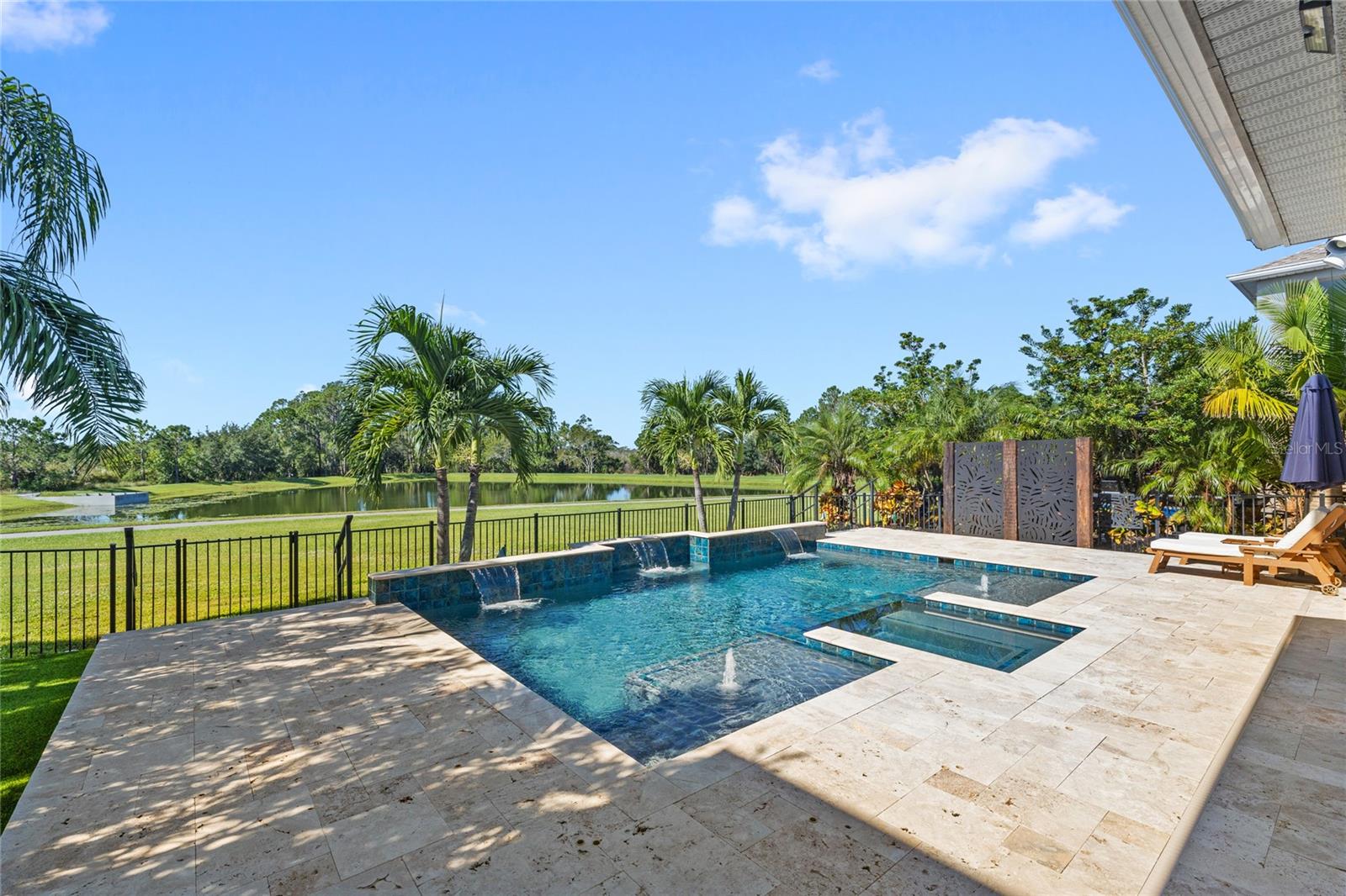 8764 LOOKOUT POINTE DRIVE