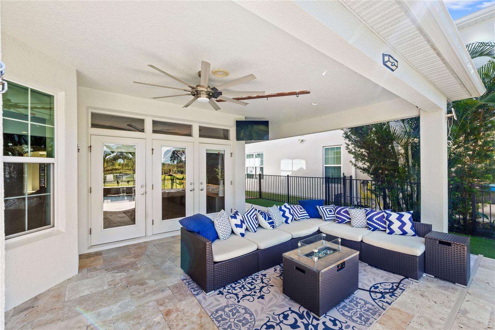 8764 LOOKOUT POINTE DRIVE