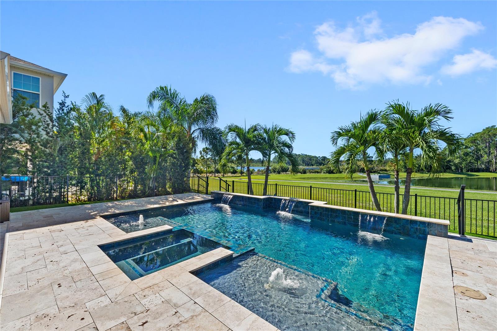 8764 LOOKOUT POINTE DRIVE
