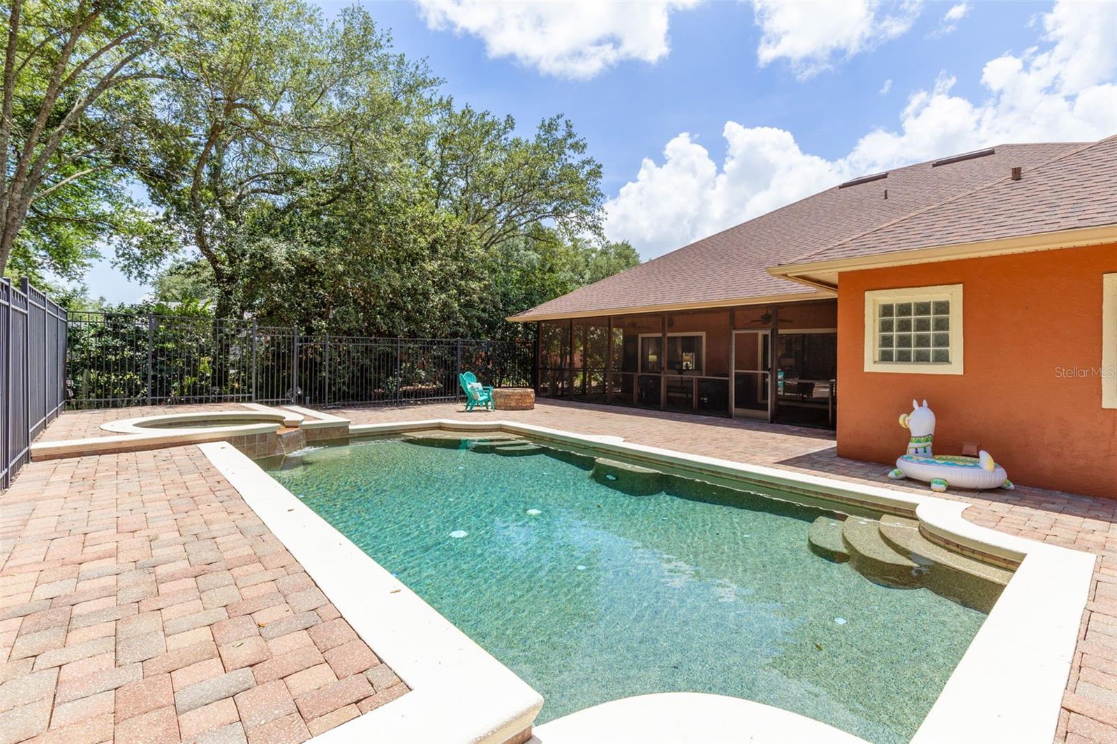 OAK LEAF - Residential