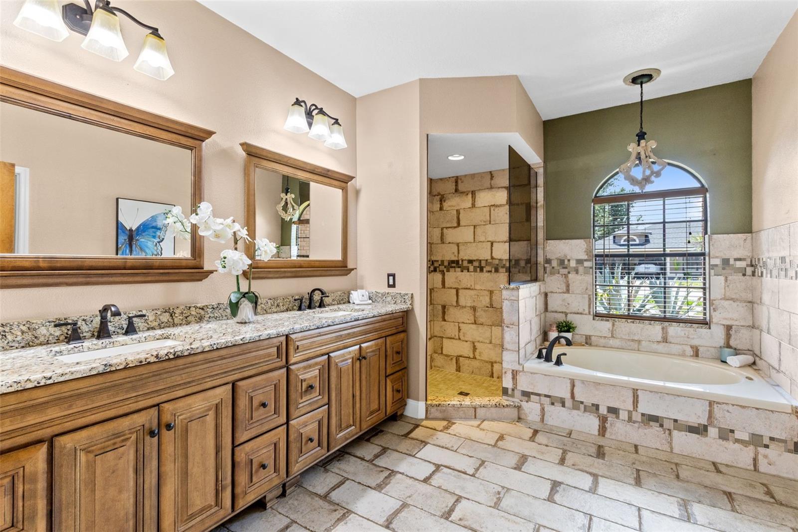 OAK LEAF - Residential