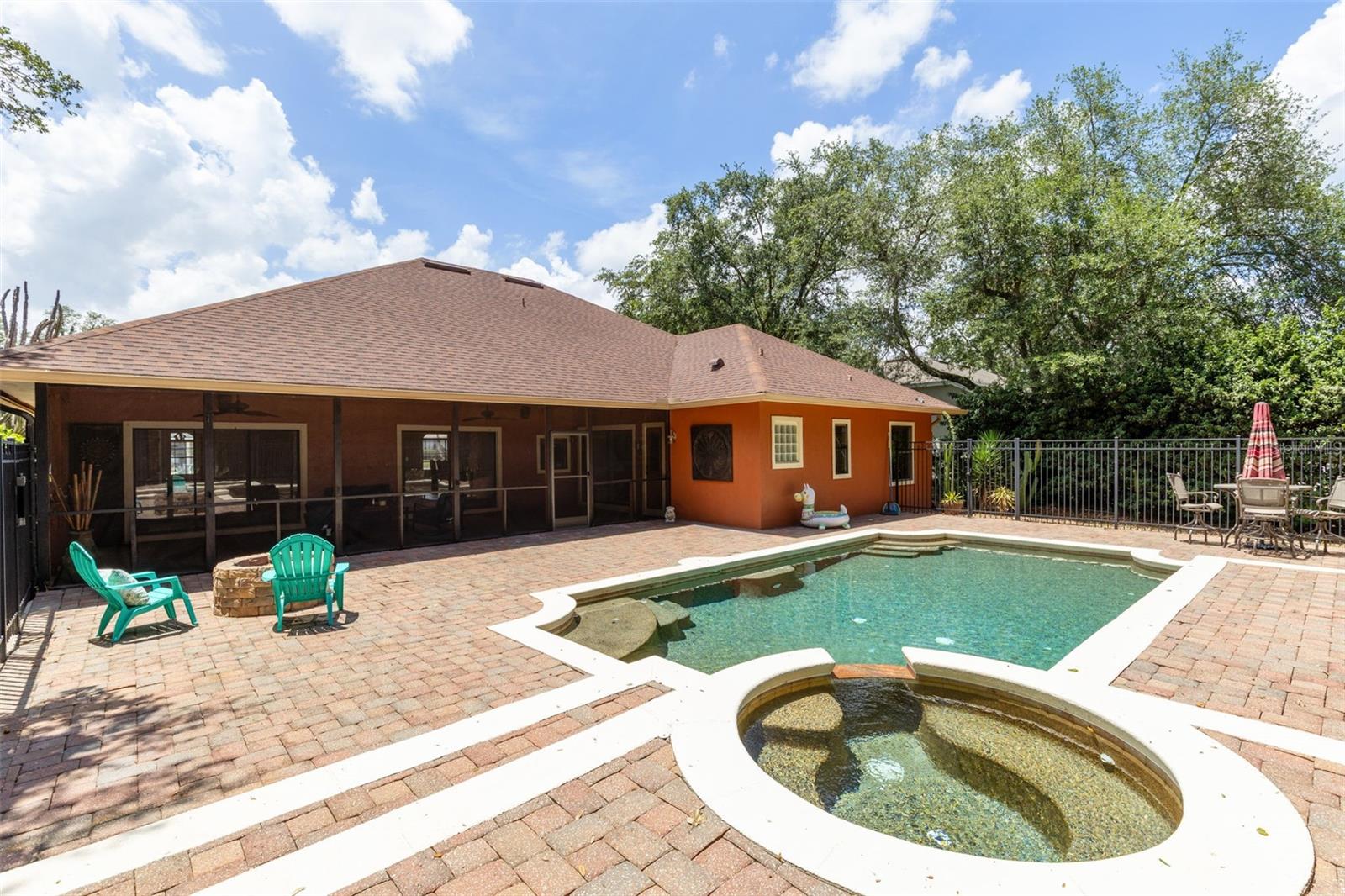 OAK LEAF - Residential